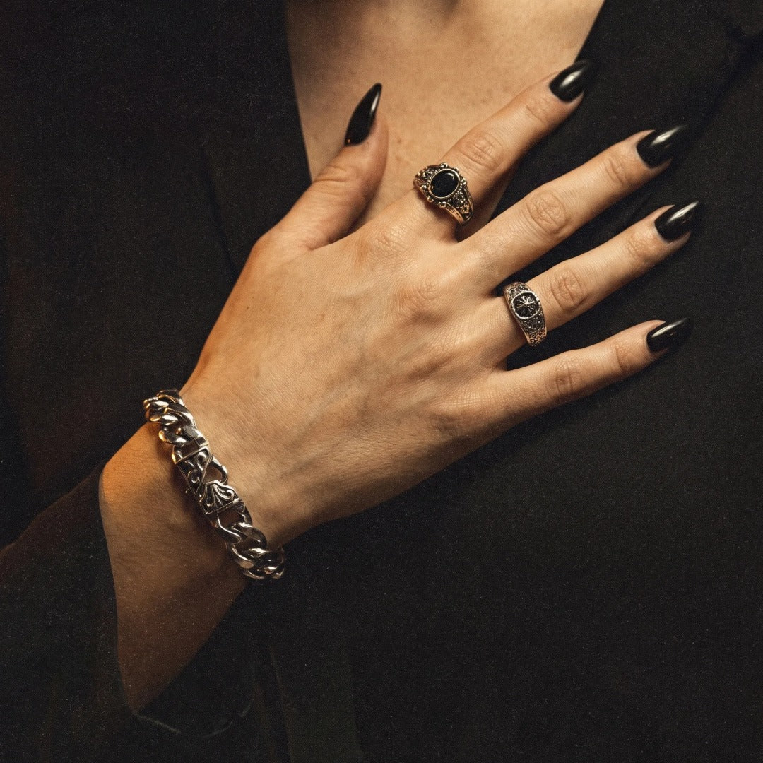 ROYAL ARMBAND