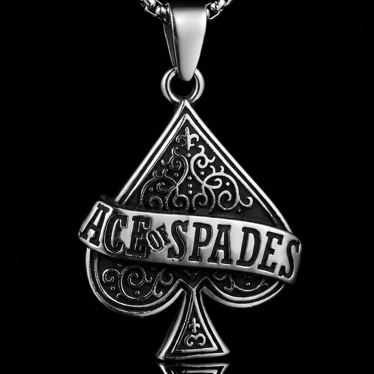 Macro close-up of the Ace Of Spades pendant in 316L stainless steel, Outlaws Amsterdam