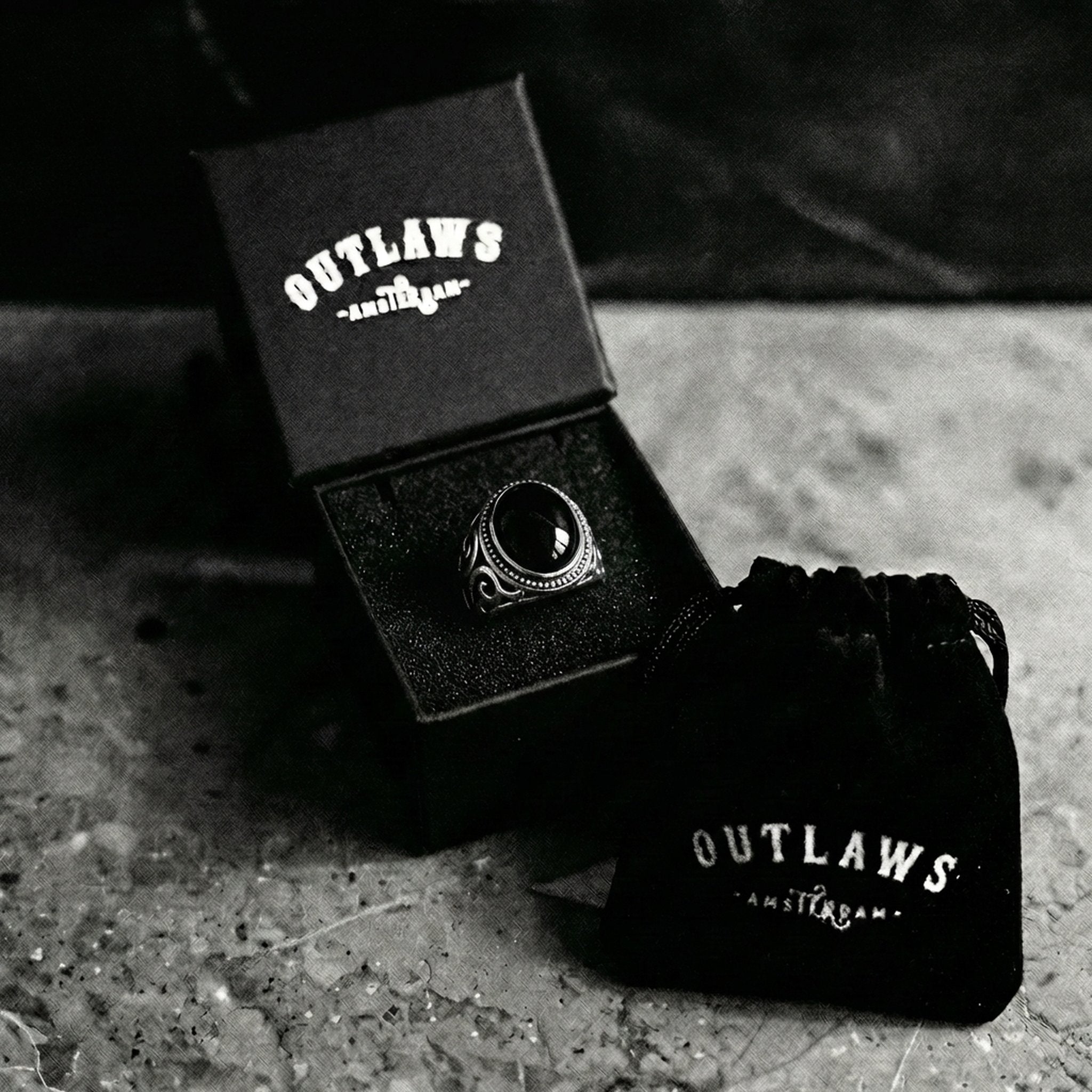BLACK EYES. - 925 STERLING SILVER