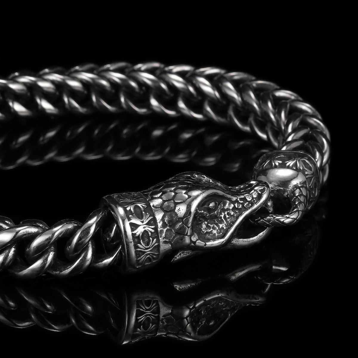 Macro close-up of the Death Grip bracelet in 316L stainless steel, Outlaws Amsterdam