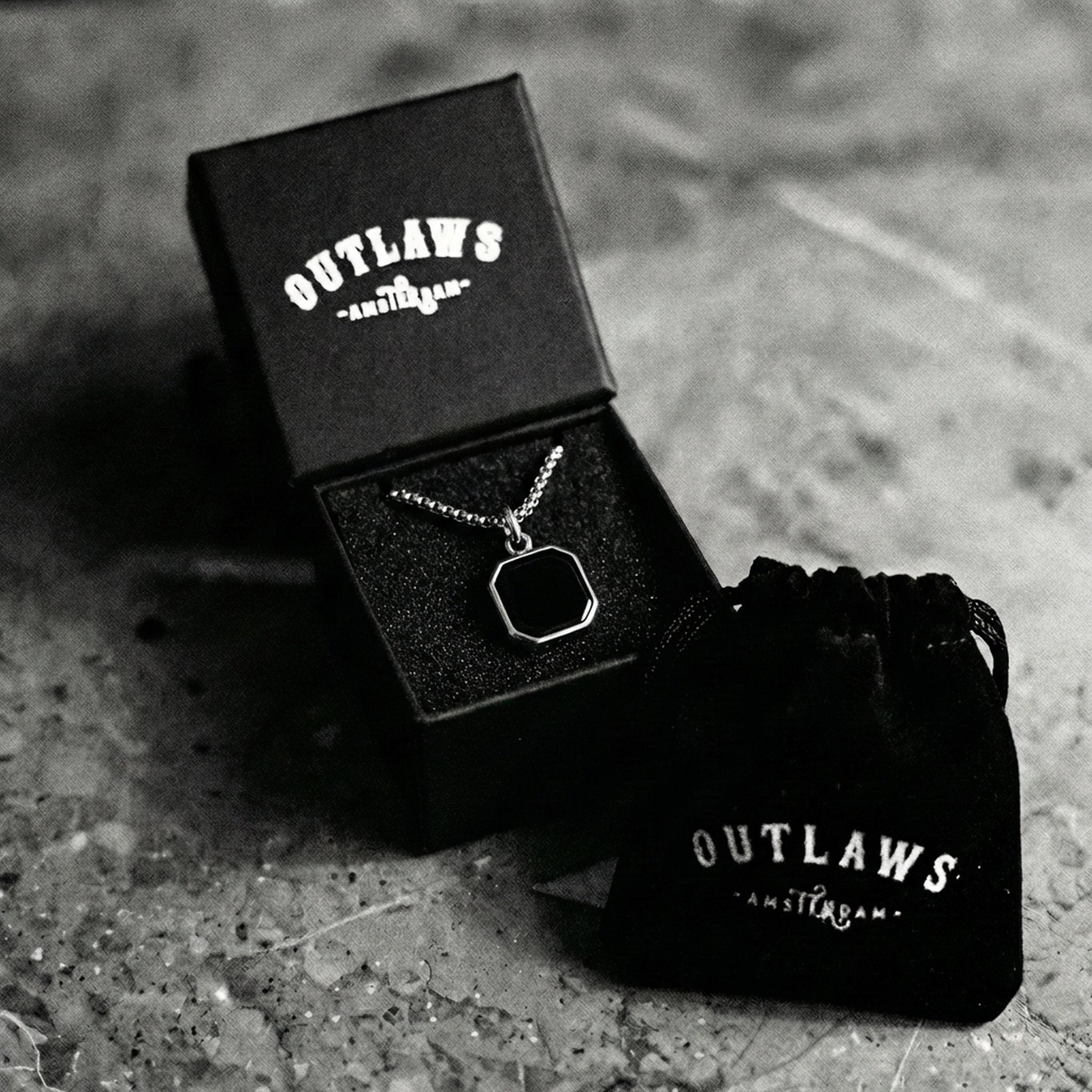 THE ONYX BADGE.