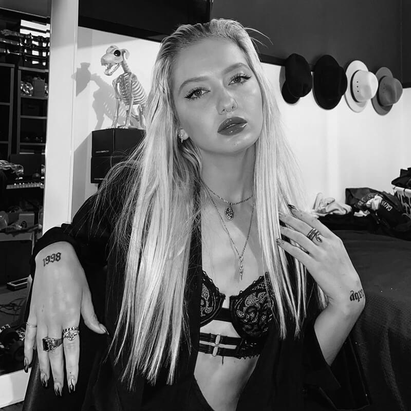 Crowned Jewel. - Outlaws Amsterdam