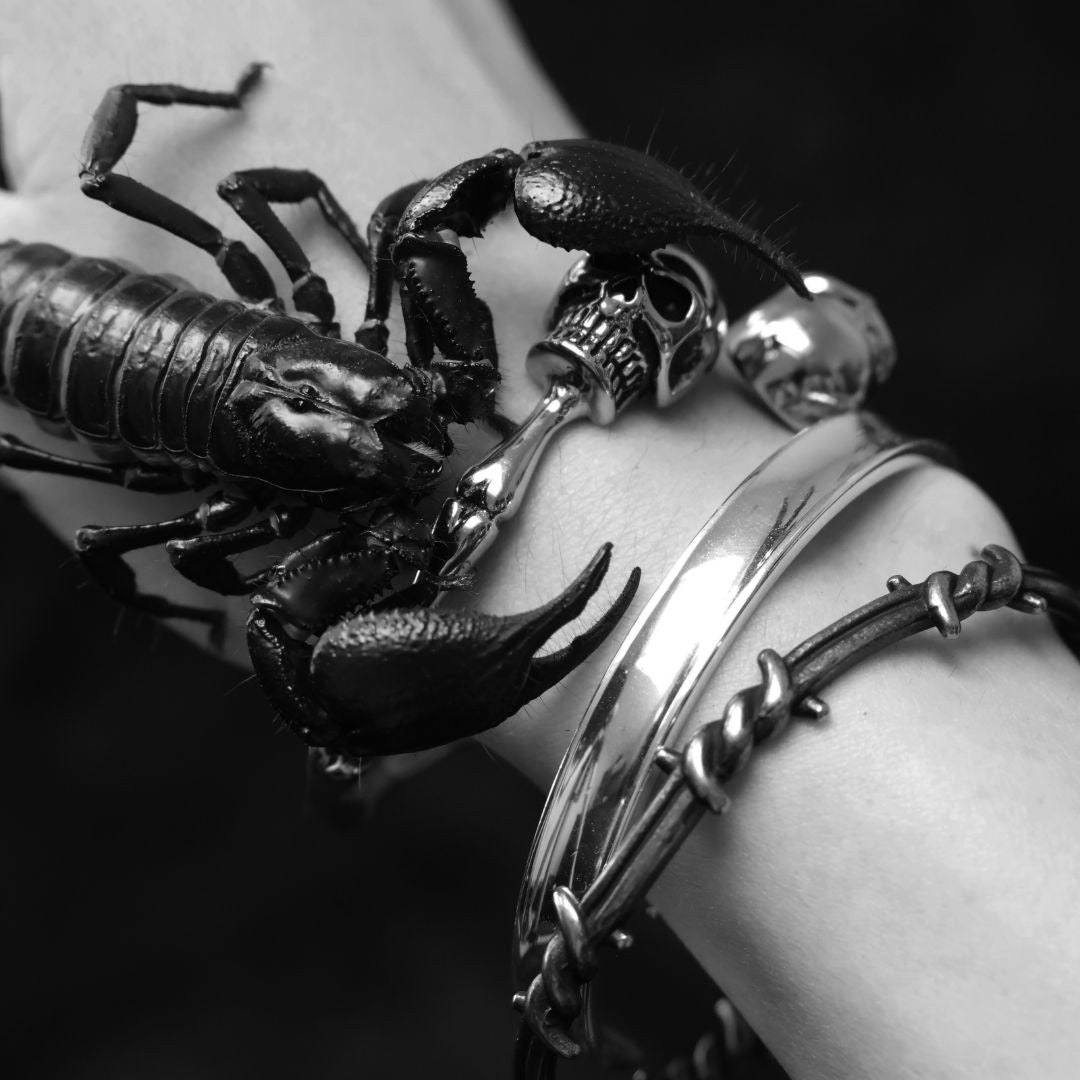 CLEAN BANGLE. - 925 STERLING SILVER
