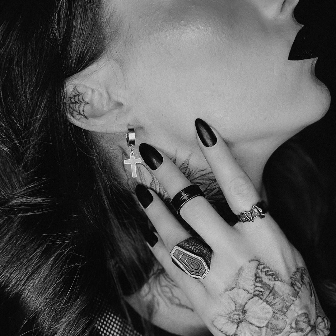 BOUCLES D'OREILLES CROSS HANGER.