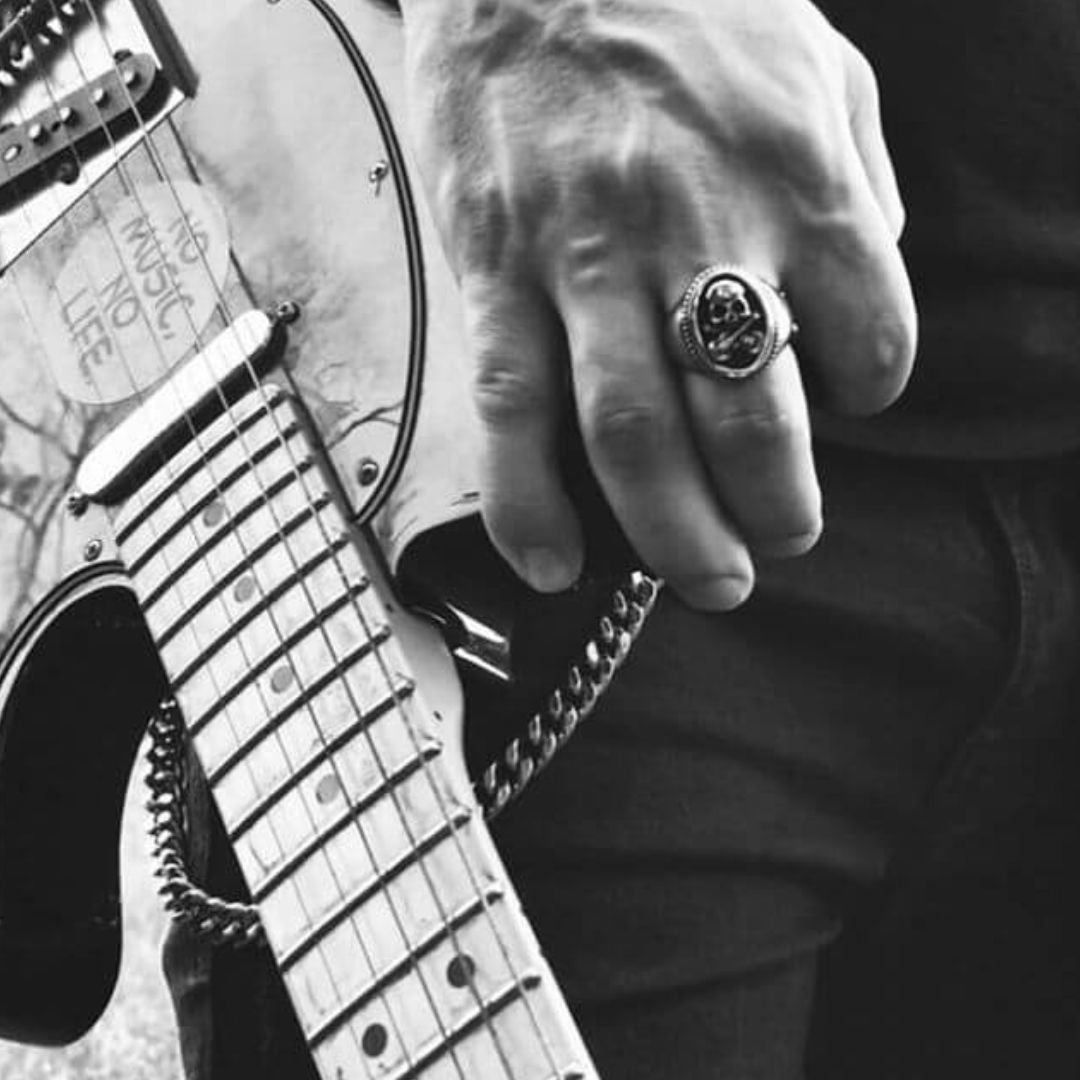 GUITAR LEGEND.