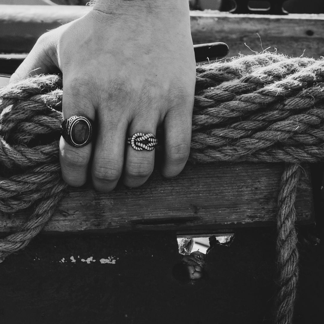 SAILOR KNOT.