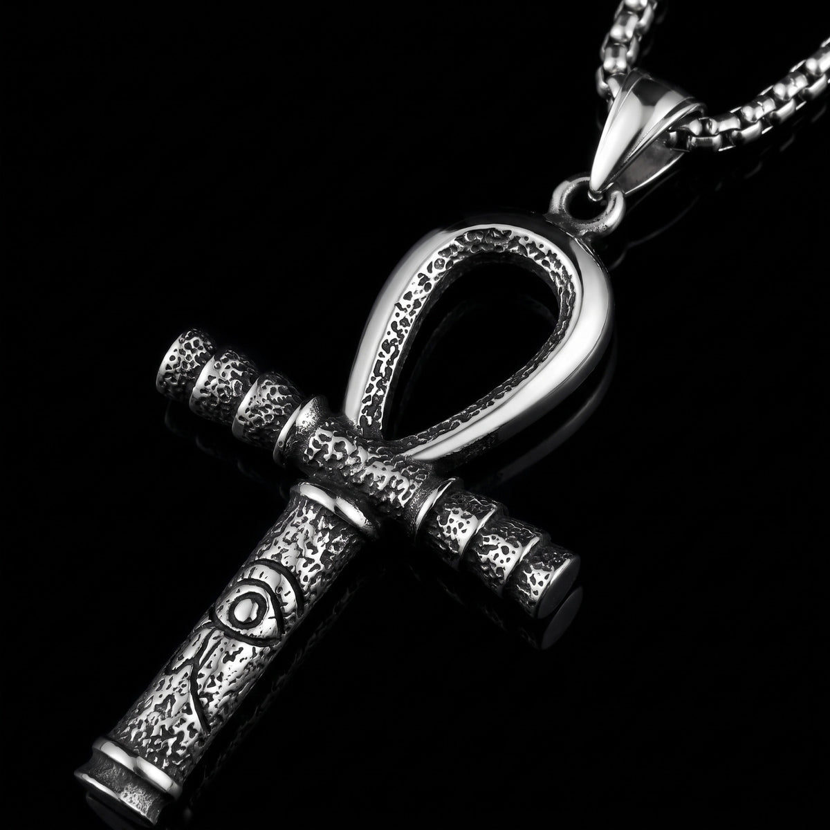 Macro close-up of the Ankh pendant in 316L stainless steel, Outlaws Amsterdam