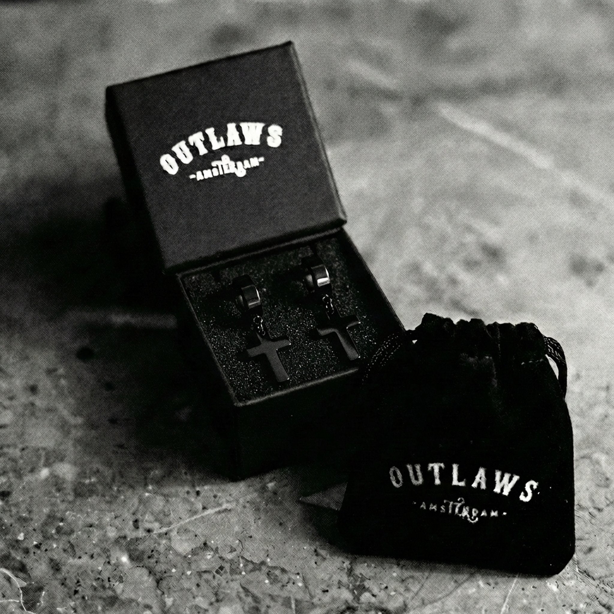 CROSS HANGER EARRINGS. - BLACK