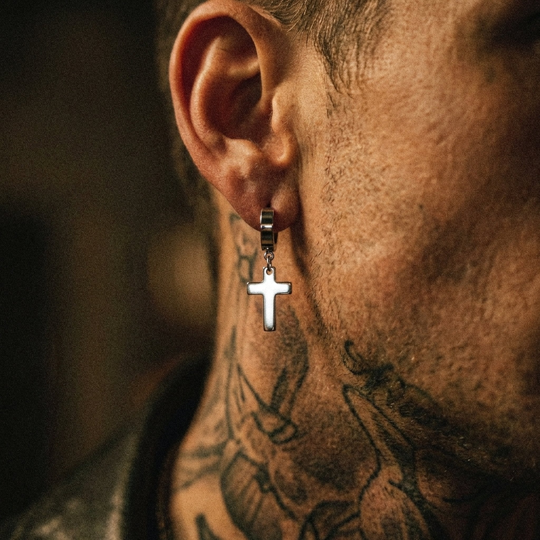 BOUCLES D'OREILLES CROSS HANGER.