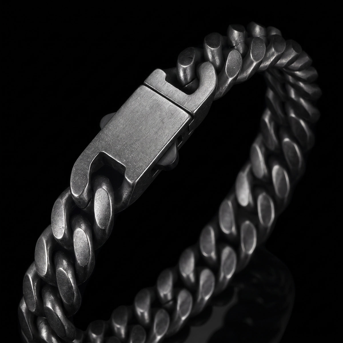 Macro close-up of the Enforcer bracelet in 316L stainless steel, Outlaws Amsterdam