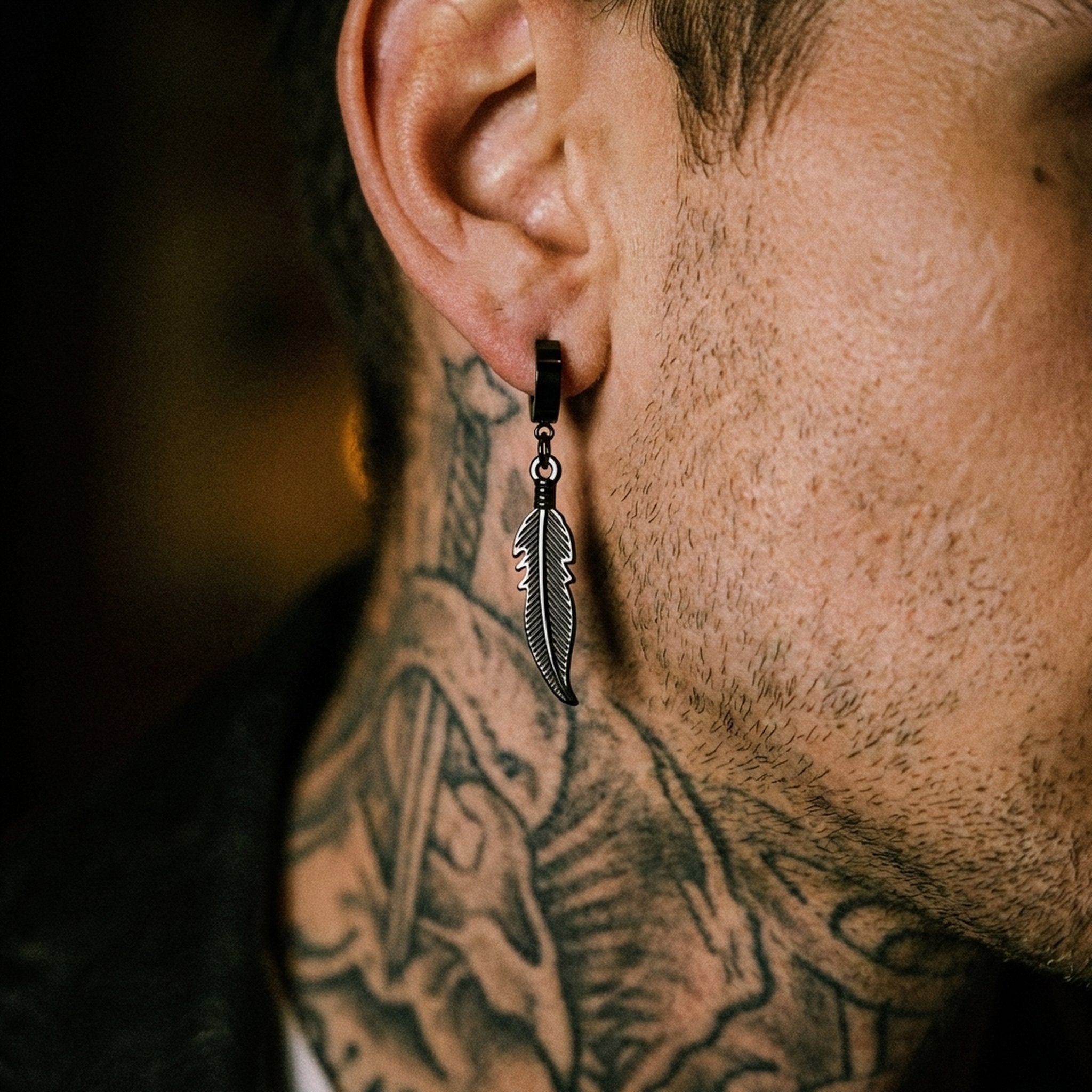 BOUCLES D'OREILLES FEATHER EARRINGS. - NOIR