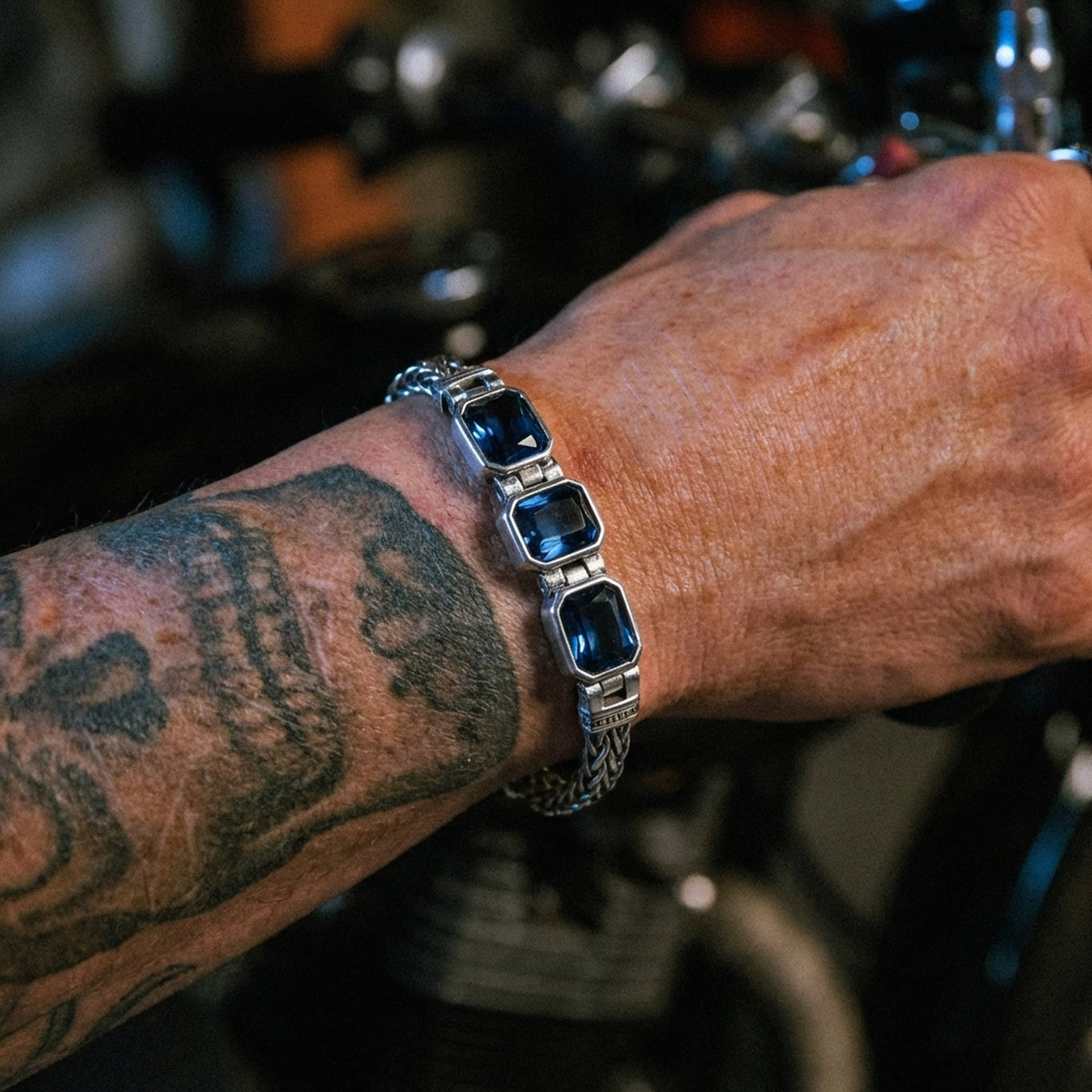 OCEAN'S EMBRACE. - 925 STERLING SILVER