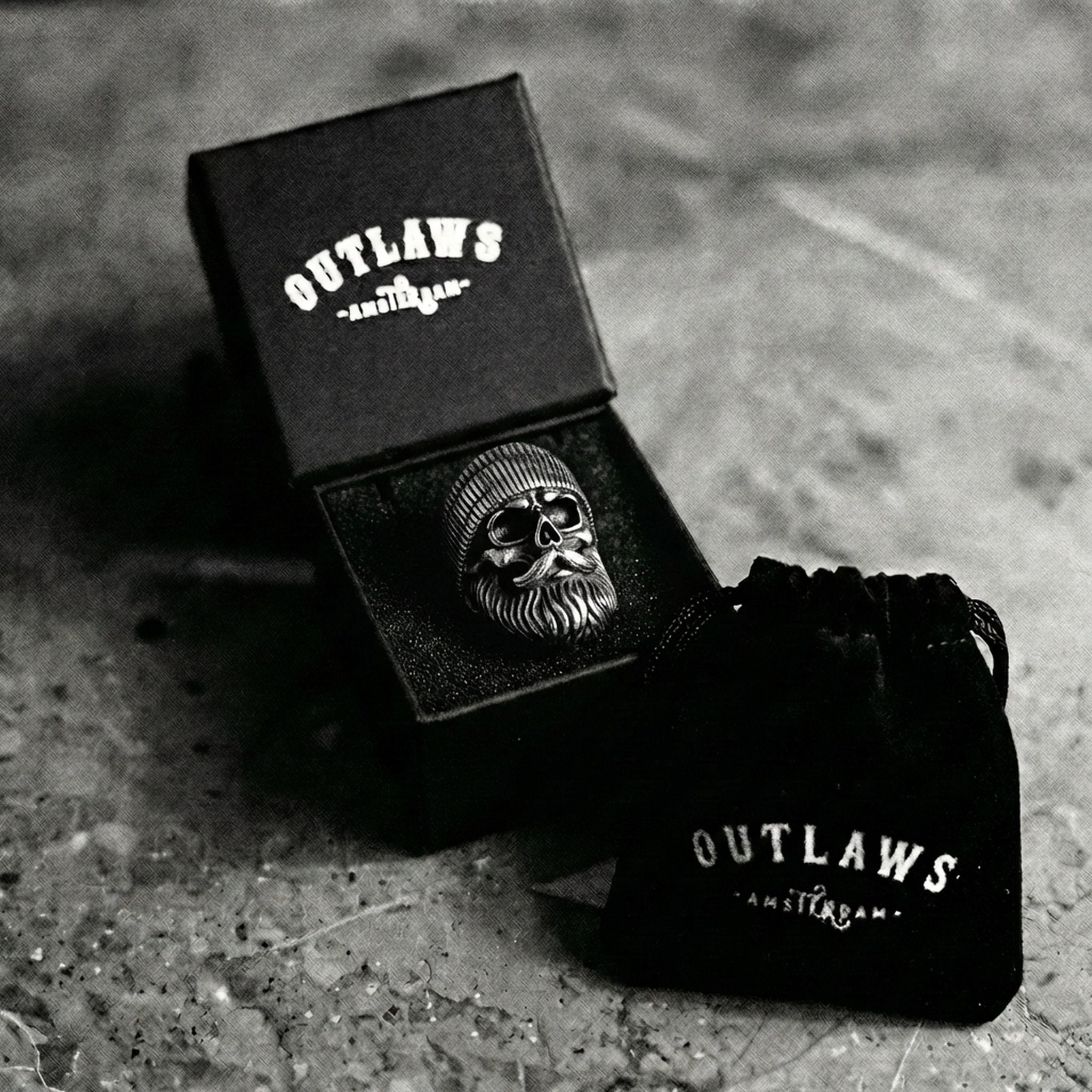 OLD BIKER.