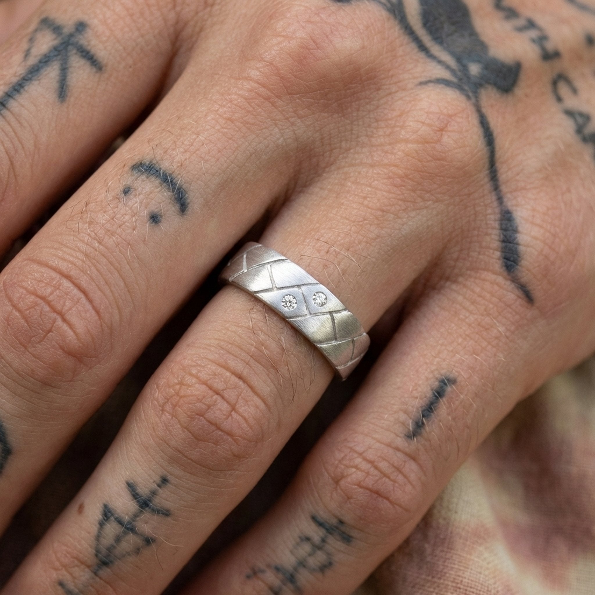 THE EXPLORER RING. - 925 STERLING SILVER
