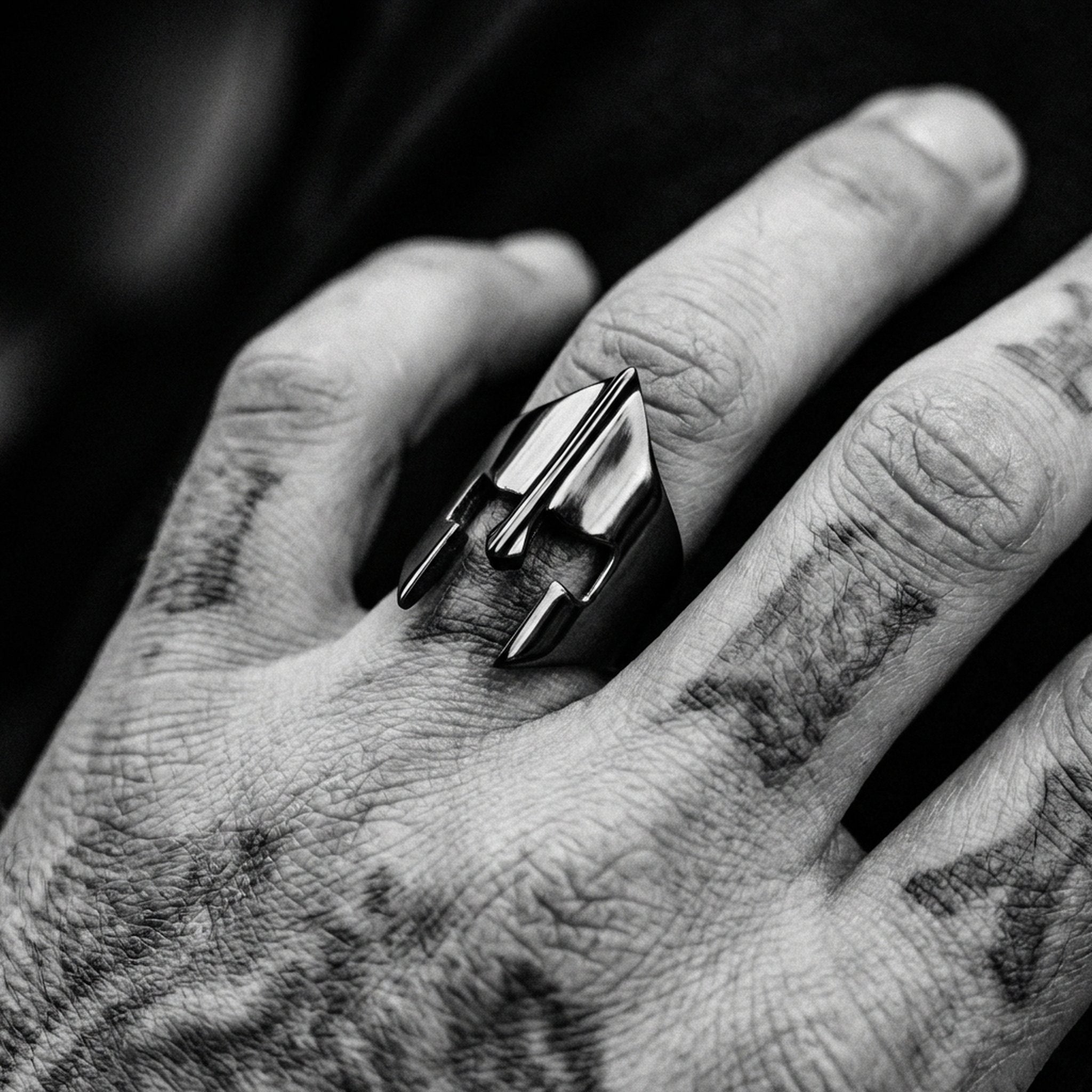 THE SPARTAN. - NOIR
