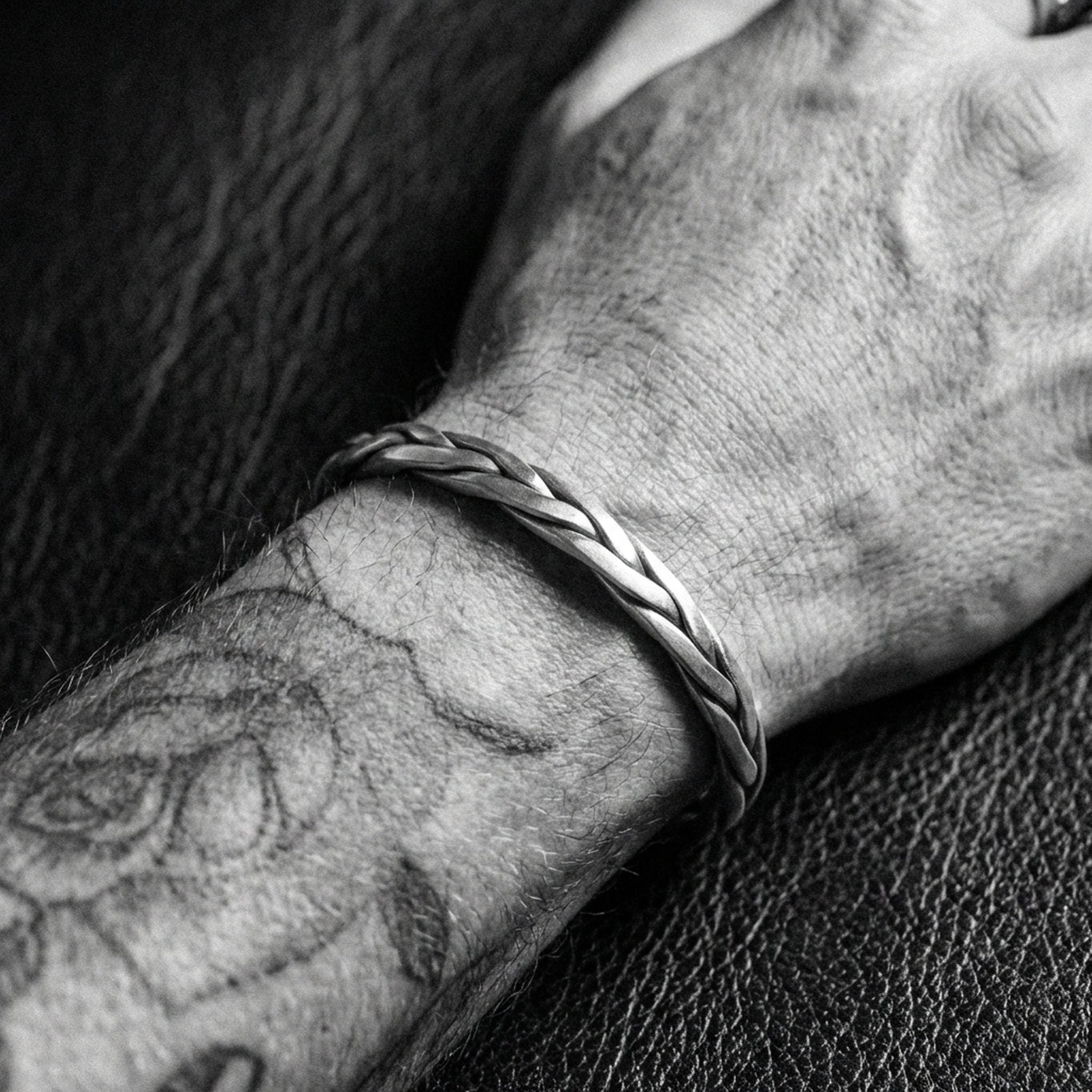 THE WOVEN BANGLE ARMBAND. - 925 SILBER