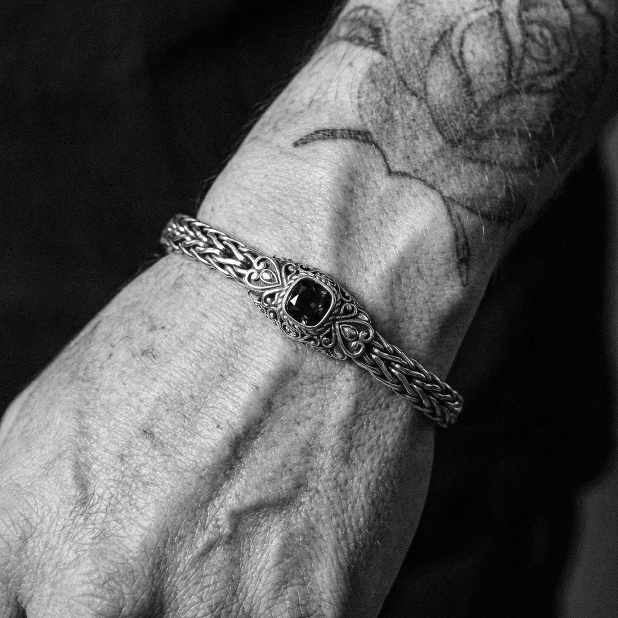 WOVEN LEGEND. - 925 STERLING SILVER