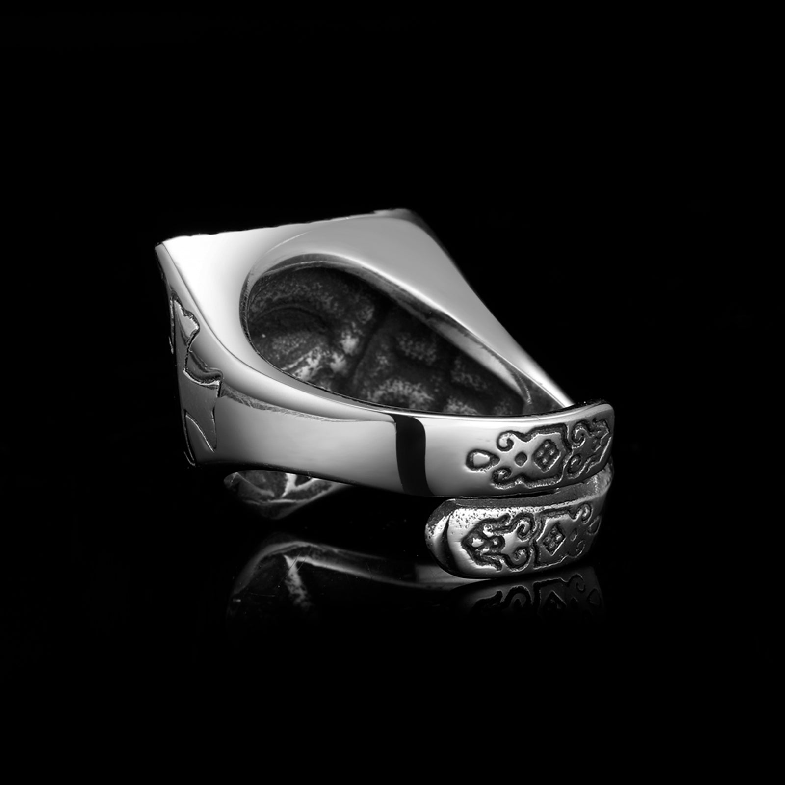 ALL SEEING PYRAMID. - Outlaws Amsterdam