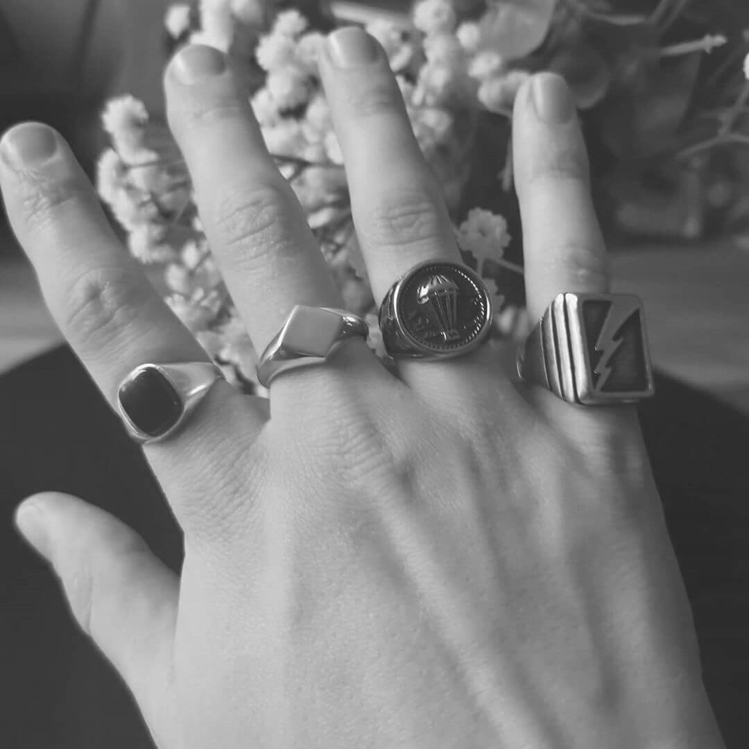 AROUND THE WORLD - Outlaws Amsterdam