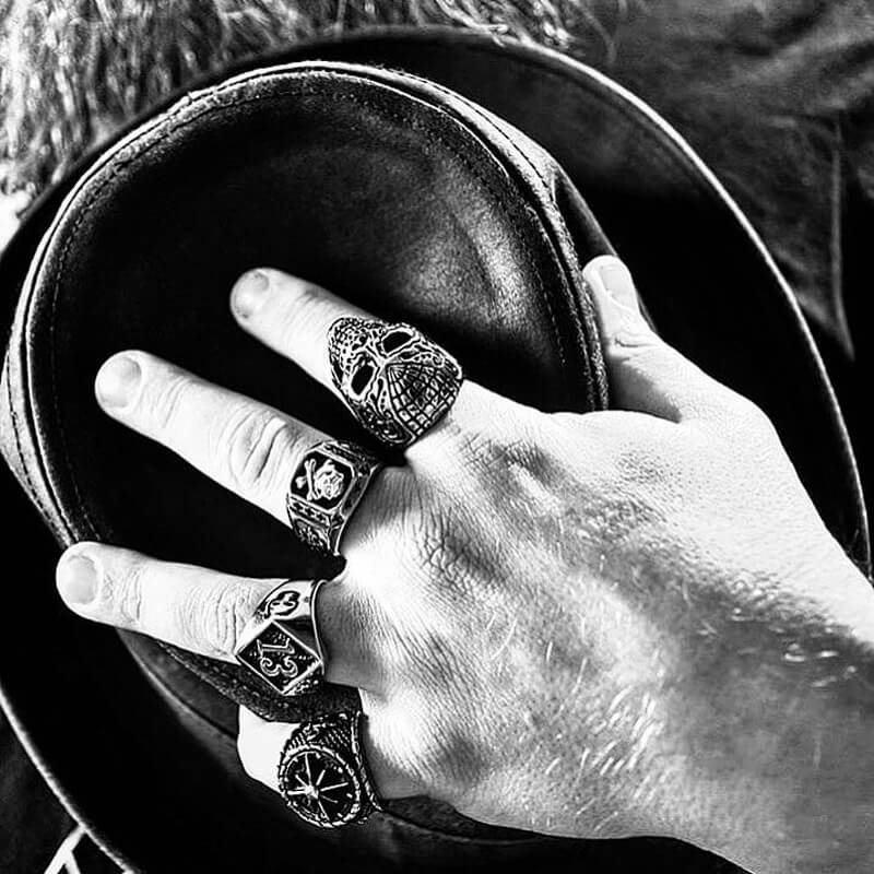 GOLDEN KILL - Outlaws Amsterdam