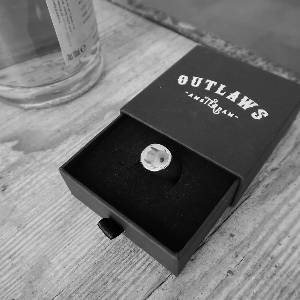 ROUND. - SILVER - Outlaws Amsterdam