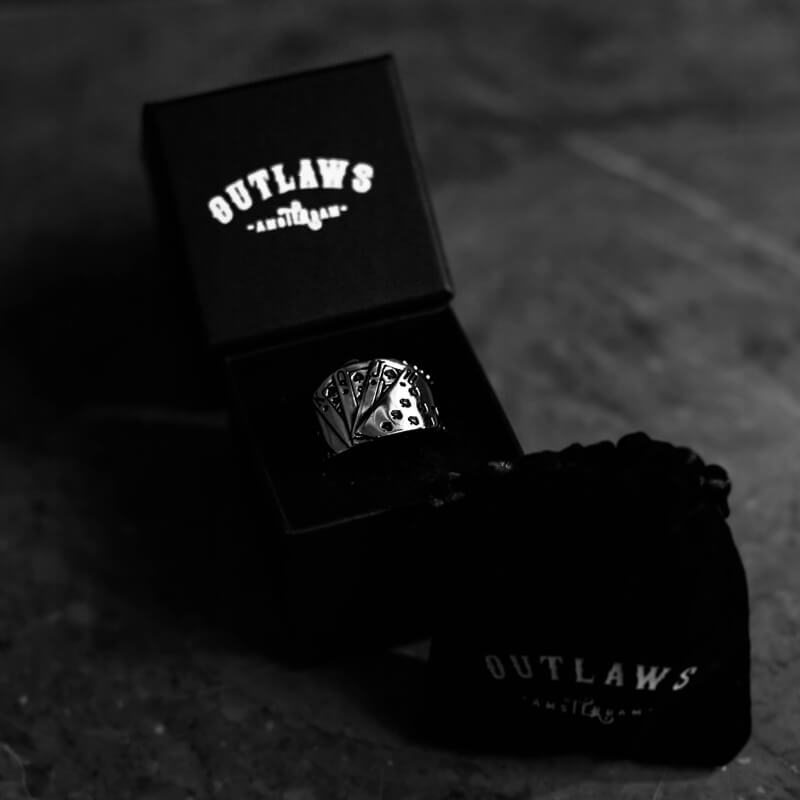 ROYAL FLUSH. - Outlaws Amsterdam